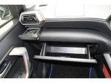 当店は全車『ロングラン保証』付!(1年間、距離無制限 HV車はHV保証付) 別途延長保証もご用意しております♪ ぜひ現車を確認にご来店ください