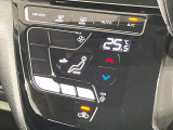 【オートエアコン】一度お好みの温度に設定すれば、車内の温度を検知し風量や温度を自動で調整。暑い&hellip;寒い&hellip;と何度もスイッチ操作をする必要はありません。快適な車内空間には必須の機能ですね♪