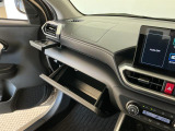 新車メーカー保証に準じた保証を1年間無償で受けられる「まごころ保証」、さらに保証を延長できる「まごころ保証プラス」「まごころ保証プラス&alpha;」をご用意しております。