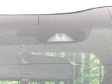 【ホンダセンシング】走行中に前方の車両等を認識し、衝突しそうな時は警報とブレーキで衝突回避と被害軽減をアシスト。より安全にドライブをお楽しみいただけます。