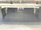 普段のお買い物や通勤、送迎等に十分な荷室スペースを確保しております。セカンドシートを倒すと、大きな荷物の積載も可能です♪