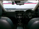 開放的で周囲が広く見渡せる運転席は車両の感覚がつかみやすくて安心安全です♪