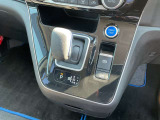 e‐power系専用のシフトレバーです。操作感はとってもスムーズです。