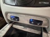 シートクーラーは、シート内部から涼しい風を吹き出すことで長時間のドライブを楽にしてくれます
