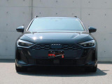 一目でAudiだと分かる特色を持つフロントマスク。