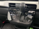 操作が簡単なシフトレバーですのでストレスなく運転が出来ますよ!