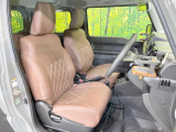 運転席シート廻りは使用感も少なく、良好な状態となっています。丁寧に使われていたことがよくわかりますね。