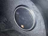 高機能サウンドシステム。車内に臨場感ある音楽空間を生み出します。