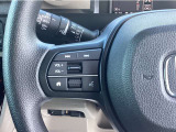 【ステリモ】ステアリングリモコンスイッチにてオーディオ操作可能となっております。運転にも集中できます。