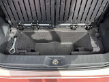 フロアボードの下にサブトランク搭載☆普段取り出さない洗車道具や予備の靴など収納可能です♪[保証]弊社車両は全車輌保証付き!さらに、ご納車の前に点検整備(部品交換含む)をしてからお渡し致します☆