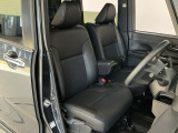 【運転席・助手席】内装ルームクリーニング済みです。しっかり綺麗にしていますので、是非、お確かめください。車に自信があるからこそ、是非一度ご来店頂き内外装も見てもらえると幸いです。