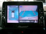 アラウンドモニター 白線や駐車車両をナビ及びルームミラーに表示 駐車している車両との位置関係も一目で分かって安心です