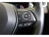 【レーダークルーズコントロール】アクセルペダルを踏まなくても、車間制御モードでは、先行車の車速変化に合わせた追従走行を行い、自動的に加速・減速・停止をします。