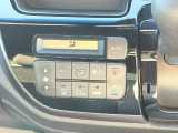オートエアコンは温度を設定すれば自動で快適な状態をキープしてくれるので運転中の温度操作が減るので楽々ですね♪