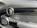 車両の詳細、ご質問につきましては、弊社営業スタッフまでお気軽にご連絡下さいませ。遠方のお客様には実車の詳細画像送信も承ります。お客様からのお問合せをお待ち致しております。