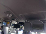 女性の方は必見!運転席と助手席のサンバイザー裏にバニティミラーが付いてます!身だしなみチェックに役立ちます。