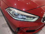 BMWを熟知したメカニックによる、360度の納車前点検。ドイツ本国と同様の教育・訓練を受けたメカニックが、360度によるポイントを徹底的に点検、整備した後にお客様にお引渡しします。