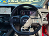取り回しがしやすいハンドルデザインで、手にしっかり馴染みとても運転しやすいハンドルです!