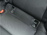 ◆ISOFIX◆シートベルトいらずでチャイルドシートと固定金具を連結するだけでガッチリ固定できます。