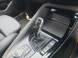 快適なショールームにて、お車選びのお手伝いから、ご購入後の整備待ちまで、ご対応致します。