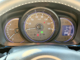 自発光メーターで暗いトンネルの中などでも見やすくなっていますよ♪