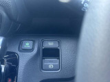 電子パーキングブレーキで楽々ワンタッチ♪