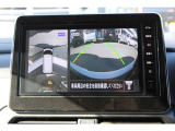 ナビの大画面でアラウンドビューモニター(全周囲カメラ)の映像を確認できます! 車全体と周囲の状況を見ることができるので簡単に駐車ができます♪
