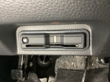ハンドルの真下にETCがついています。高速道路の料金所の通過も楽々です。カードの取り出しもしやすい場所についています。