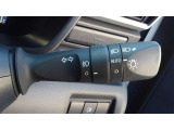 ライトもAUTO機能が付いていて、暗くなると自動で点灯し、明るくなると自動で消灯するので、大変お役にたちますよ!!