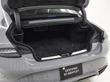 トランクは奥行きがあり、用途に合わせて沢山の荷物を積んでいただけます。