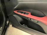 運転の操作性、快適性など全てはシートポジションから始まります。ドライバーごとの好みのポジションを記憶できるシートメモリーは、欠かせない機能です。