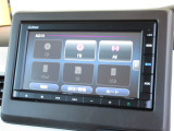 ナビゲーションは純正メモリーナビ(VXM-235Ci)を装着しております。AM、FM、CD、Bluetoothがご使用いただけます。初めて訪れた場所でも安心ですね!
