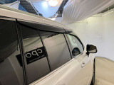 こちらの車両はディーラーオプションのサイドバイザー装着車です