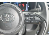 レーダークルーズコントロール(全車速追従機能付)付きです。車速に応じて追従支援してくれるので、ロングドライブも快適です。詳細は販売店スタッフまでおたずねください。
