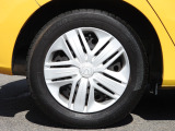 ★右後タイヤ★足元をグッと引き締めてくれます!タイヤ詳細 185/60R15インチで、タイヤの溝は5mmとなります。