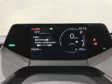 とっても見やすいメーターです。夜間時はラグジュアリーな気分にさせてくれる照明が魅力ですので、夜のドライブも楽しみになりますよ♪