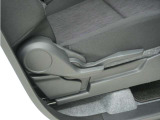 ◆シートハイトアジャスター◆運転席を上下に高さ調節ができます!運転ポジションを体格に合わせてシート調整できます。