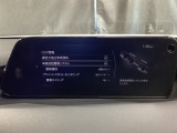 車線逸脱警報システムは、走行中にカメラで車線を検知して、自車が車線から逸脱する可能性があると判断した場合に、警報によりドライバーに通知します。