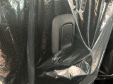 【フック】フックの用途は様々。手荷物のバッグや買い物袋、ビニール袋をぶら下げてゴミ箱にしても良いですね♪