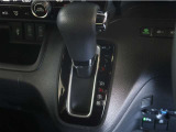 無段変速機(CVT)を搭載。有段変速機に存在する「変速ショック」が無いので、スムーズなアクセル操作が可能です♪