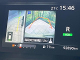 【アラウンドビューモニター】専用のカメラにより、上から見下ろしたような視点で360度クルマの周囲を確認することができます☆死角部分も確認しやすく、狭い場所での切り返しや駐車もスムーズに行えます。