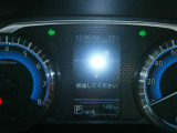 メーター中央に、様々な車両情報を表示してくれる、ディスプレイがついています。