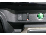 【左電動スライドドア】力を入れずにラクラクドア開閉♪左側電動スライドドア装備車両◎右側スライドドアは手動開閉です。狭い駐車場での乗り降りもラクラク♪挟み込み防止機構装備でお子様の乗り降りも安心◎