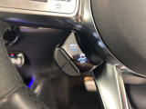 メモリー付きパワーシートが装備されている車両はシートの位置・ドアミラーの角度・ハンドルの位置を3名まで記憶出来ます。