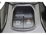 【電動パーキングブレーキ】スイッチ操作でパーキングブレーキの作動・解除が可能です♪