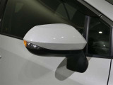 キーを取り出さずにドアを施錠&解錠。クルマの始動も可能です。