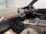 ABS:急ブレーキの車輪ロックを防止。車の安定性と操縦性を確保!