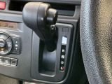 ■変速ショックの無いCVT(無段変速車)インパネシフトで、スムーズなシフト操作とサイドウォークスルーも可能です!