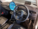 ミニ独特のゴーカートフィーリングと呼ばれる軽快なハンドリングはAT車、MT車のどちらでも楽しめます。