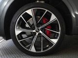 21インチアルミホイール (Audi Sport) / レッドブレーキキャリパー